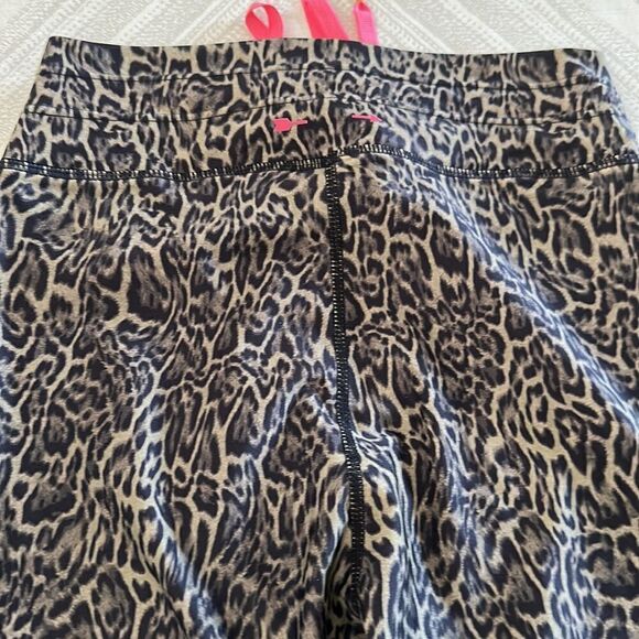 The Upside Women’s Cropped Leopard Leggings - Picture 6 of 6